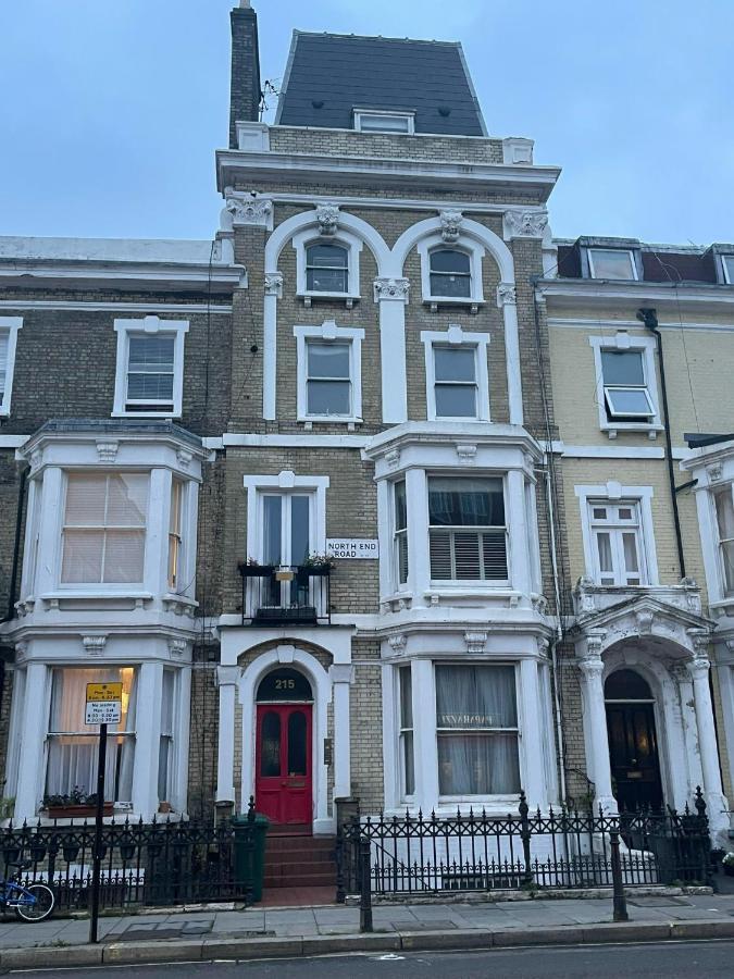 West Kensington Apartment London Exterior photo